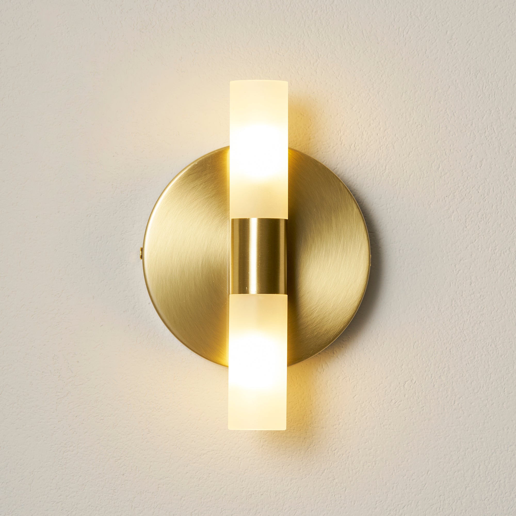 Contemporary Wall Light | Compact Cylinder Shade Metal Sconce Fixture