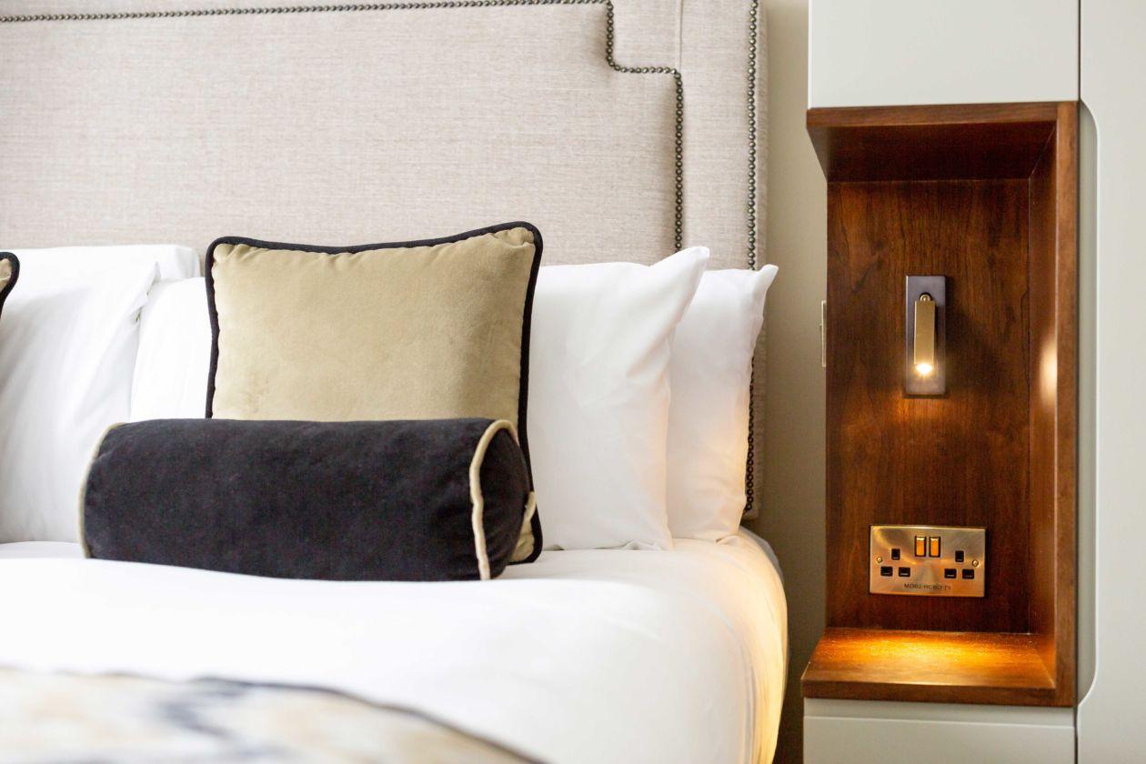 Inset Bedside Reading Wall Light