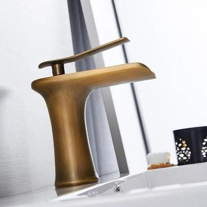 Mai - Single Handle Gold Bathroom Faucet BO-HA