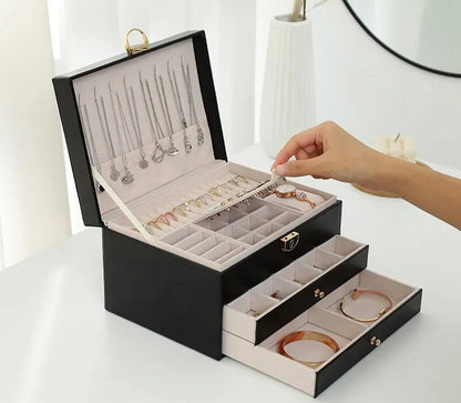 Jewellery box with multiple layers and velvet interior – Maeva-Dark green-State of Style
