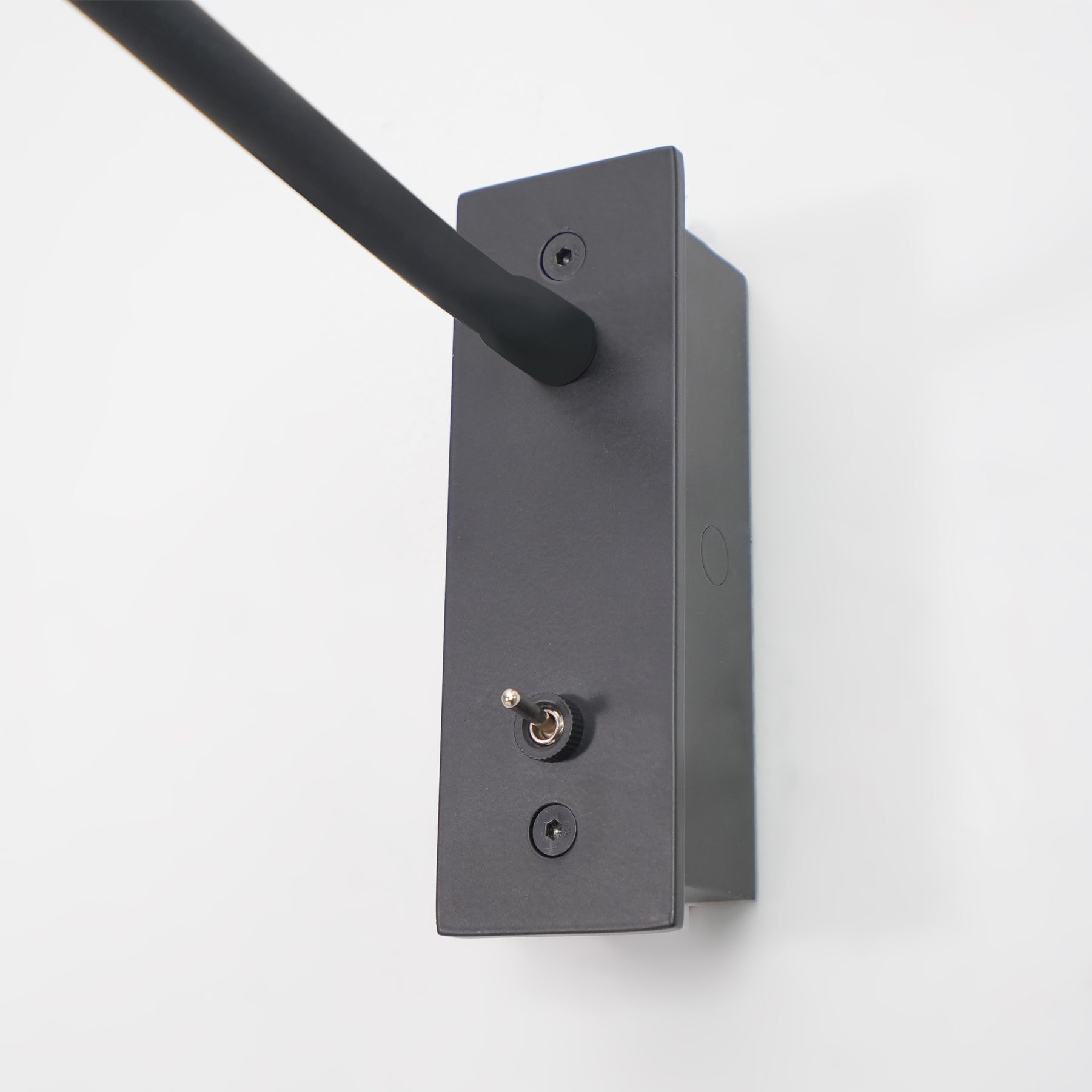 Art Deco Wall Light | Curved Linear LED Bar Sconce Fixture