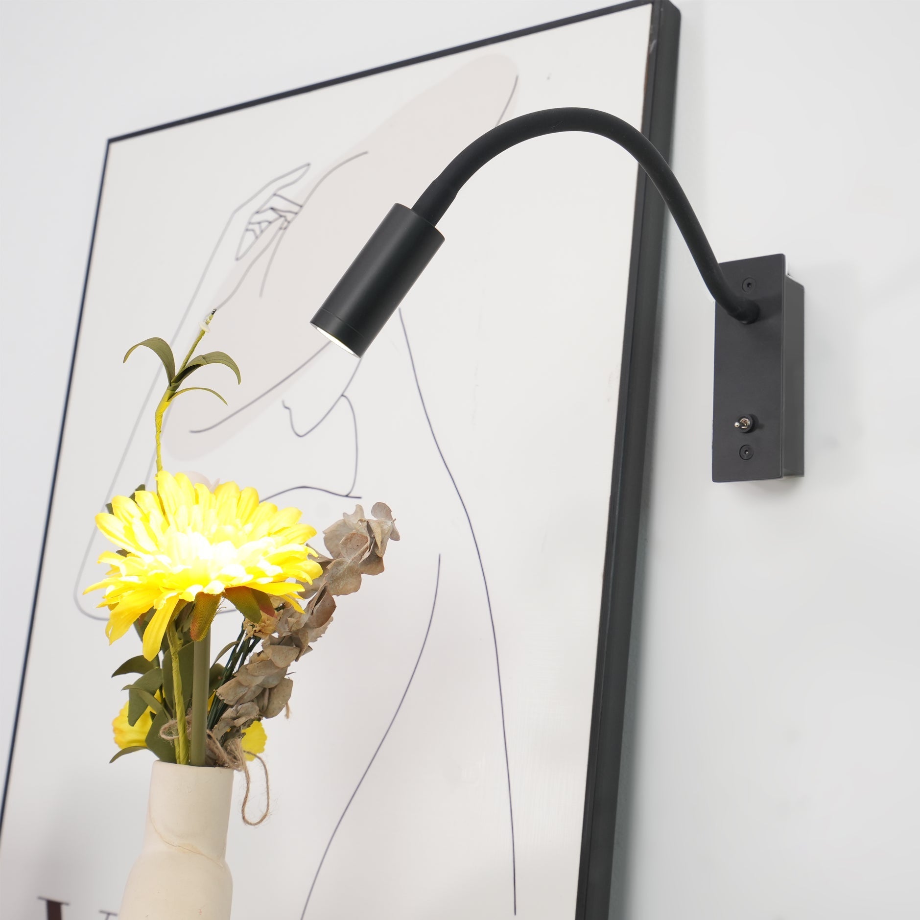 Art Deco Wall Light | Curved Linear LED Bar Sconce Fixture