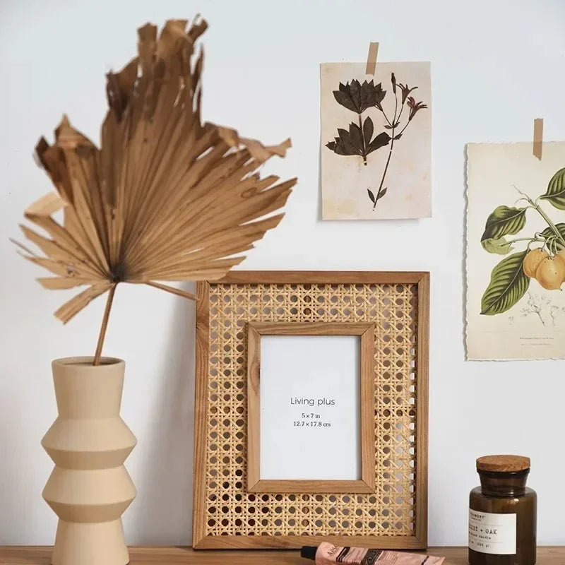 Floating Acrylic Dual-Panel Display Photo Frame