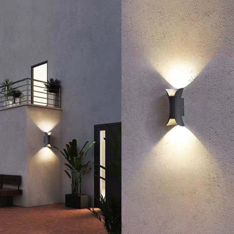 Modern LED Outdoor Wall Lamp - LumiEdge-Small (6W)-Warm White-Black-State of Style